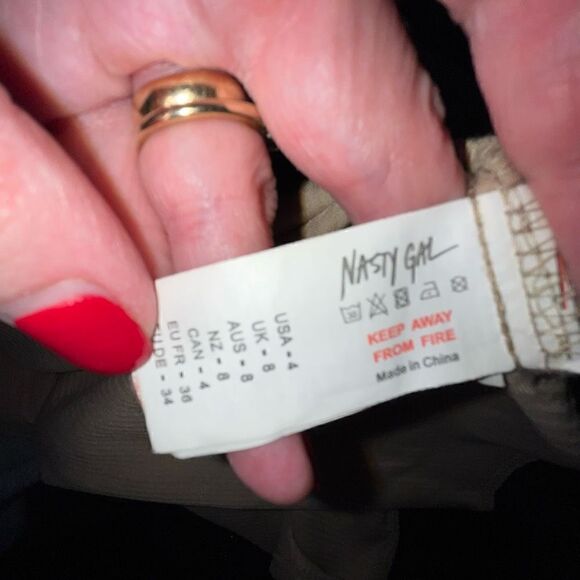 Nasty Gal tan corduroy oversized button down 4 - Picture 5 of 5